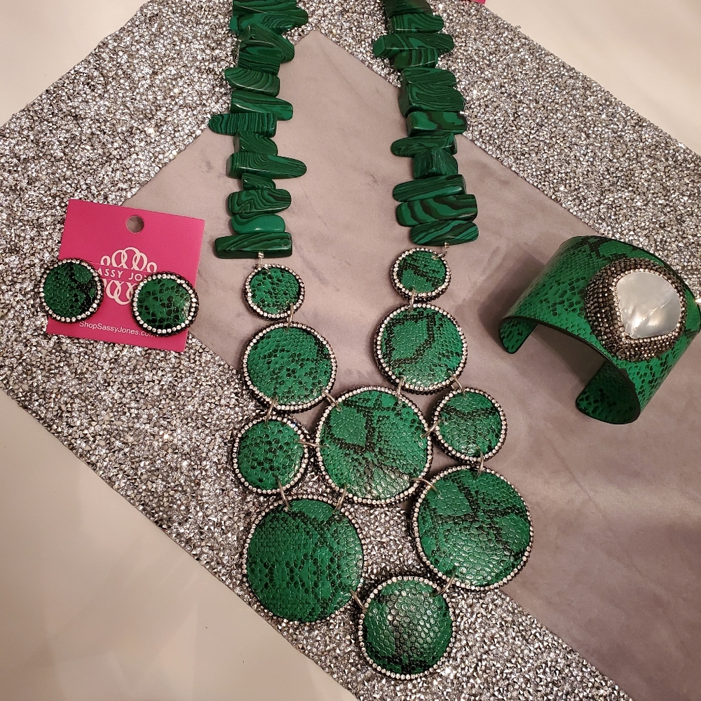 Sassy Jones 'Tizani' Set